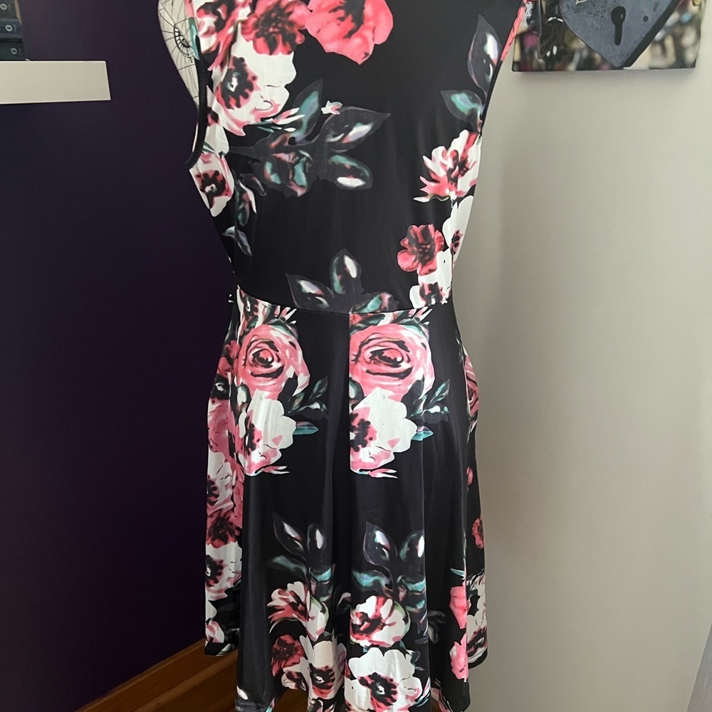 7 for $30 Styleword Sleeveless Floral Print Dress - Picture 7 of 10